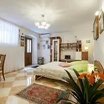 Jeljenic בית הארחה 3*