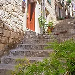 Jeljenic 3*