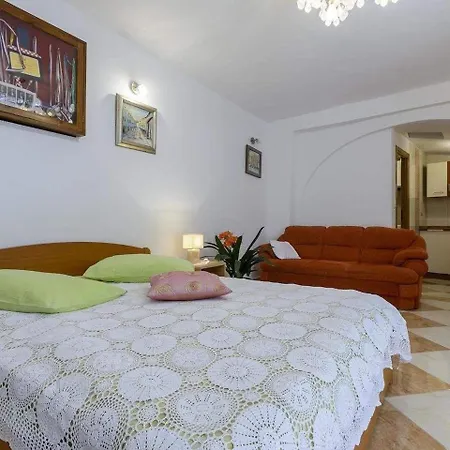 Jeljenic بيت ضيافة دوبروفينك