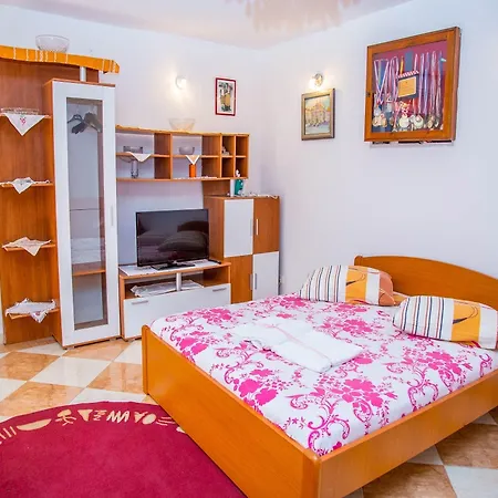 Jeljenic بيت ضيافة دوبروفينك