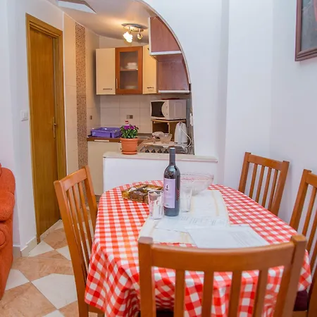 Jeljenic Gostinjska kuća 3*