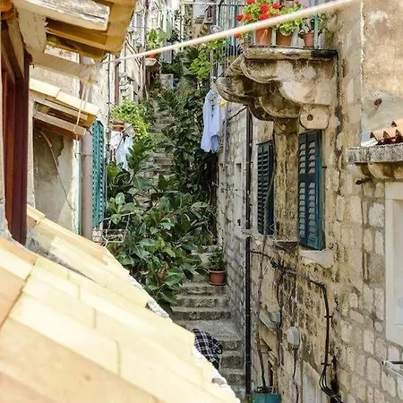 Jeljenic 3* دوبروفينك